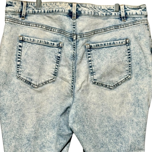 Lane Bryant High Rise Girlfriend Straight Crop Light Acid Washed Denim Jeans 16 - Picture 7 of 9